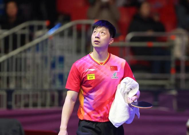 柯家姐妹再次拿下女子100米蝶泳项目的金牌和银牌