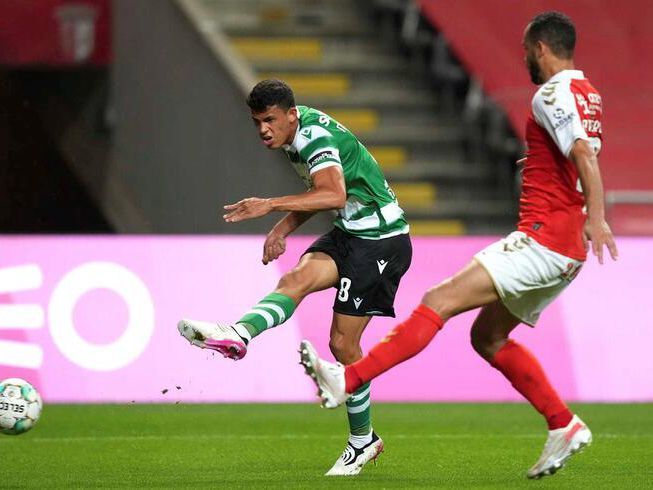 假动作与反读牌：如何干扰对手对你的判断（诈唬与反读牌：如何扰乱对手的判断）